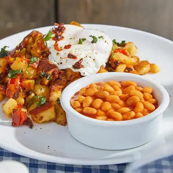 THE VERSATILITY OF BAKED BEANS- A CHEF’S ESSENTIAL INGREDIENT.jpg